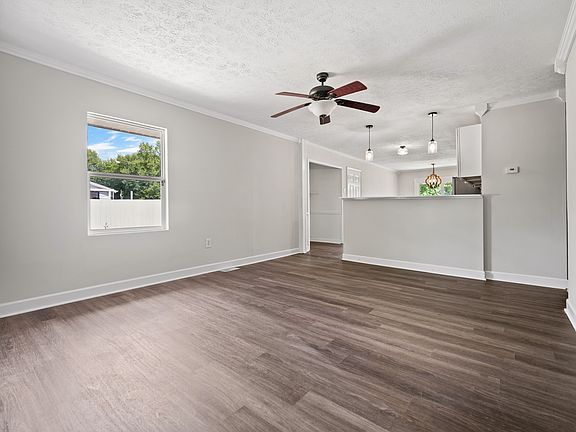 3rd image of 353 Trinton Cir