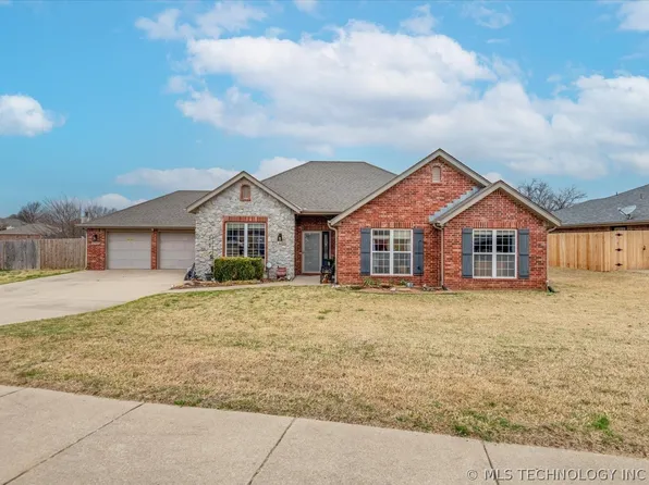 5712 Hazel Rd, Bartlesville, OK 74006