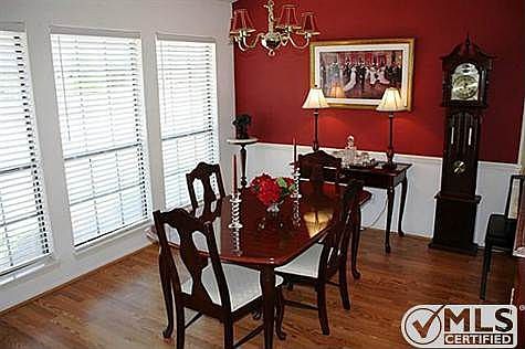 4th image of 542 Guadalupe Dr