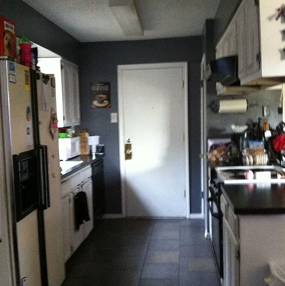 1426 Noble St — Photo 3