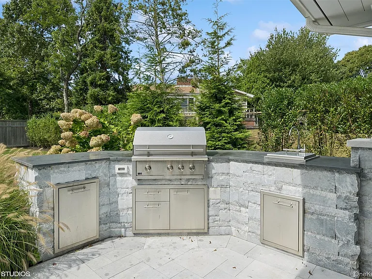 935 Corey Creek Ln — Photo 17