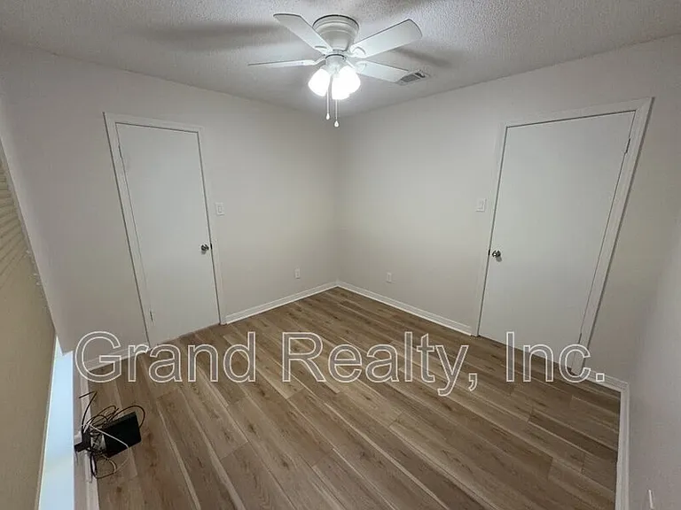 6119 Shawn Ln — Photo 12