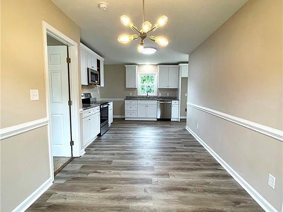 3rd image of 2515 Ashford Dr
