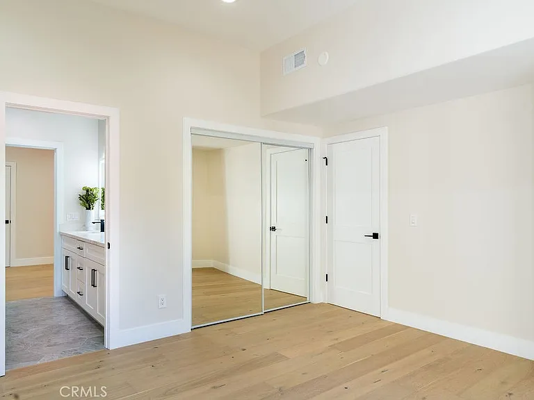2850 Zell Dr — Photo 51