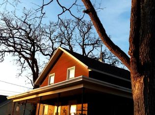 416 1/2 3rd St NW, Independence, IA 50644