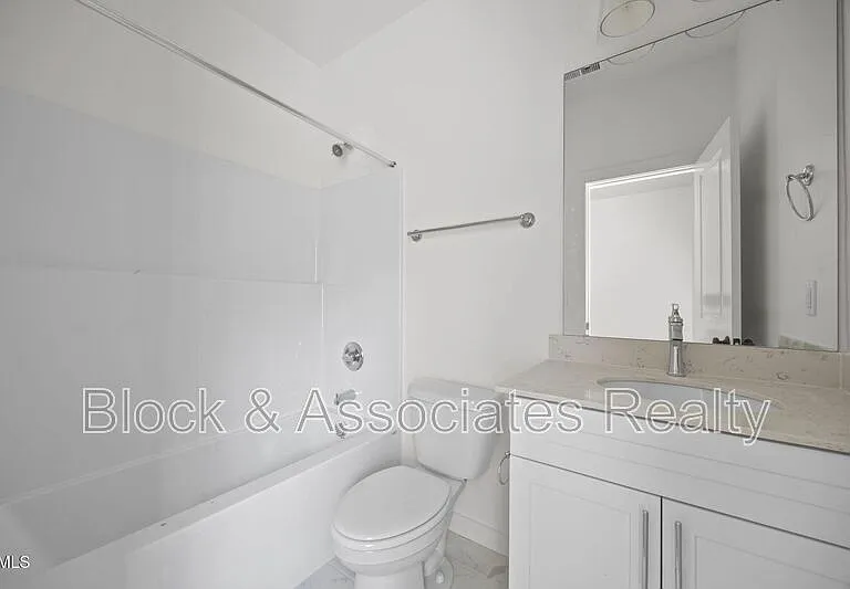 2811 Wilcox Pl #101 — Photo 14