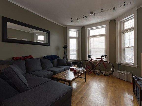 2nd image of 1874 Commonwealth Ave APT 1
