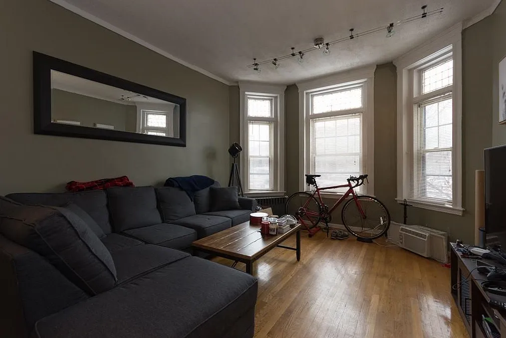 Building Photo - 1874 Commonwealth Ave #1