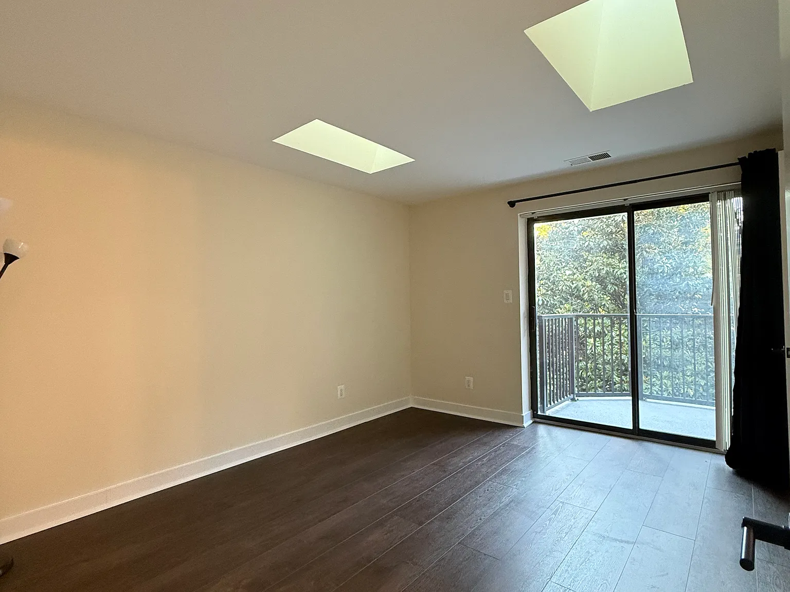 1 bed, 557 sqft, $2,300 — Photo 4