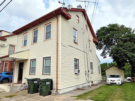 3rd image of 415 Jonestown Rd
