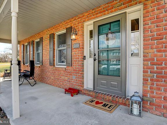 4th image of 3680 Valley View Dr