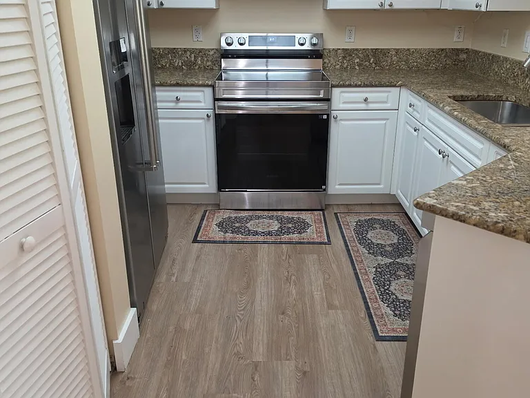 700 Crestwood Ct S #704 — Photo 8