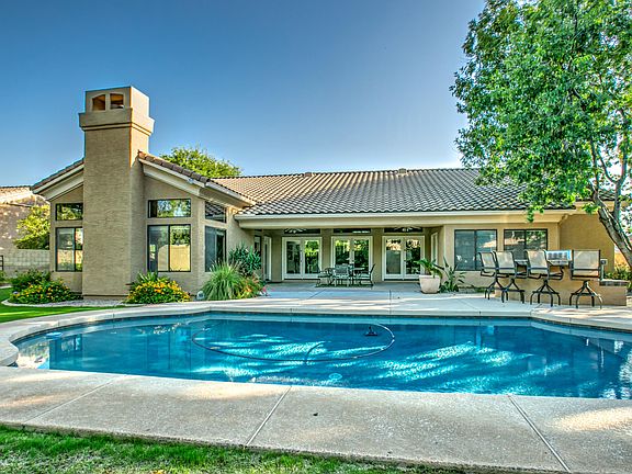 5th image of 1236 E Caroline Ln