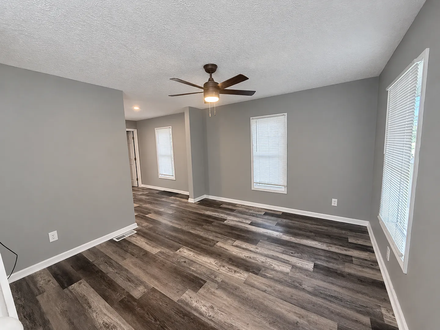 Three bedroom one bathroom home for rent — Photo 3