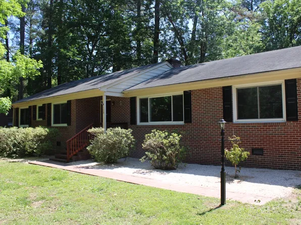 109 Hillcrest Ln, Kenbridge, VA 23944