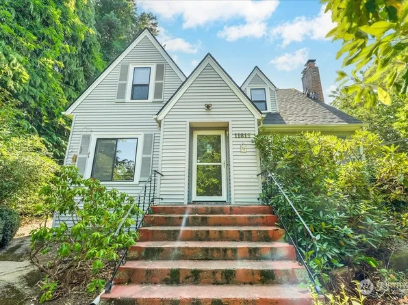 11815 SE May Creek Park Drive, Newcastle, WA 98056