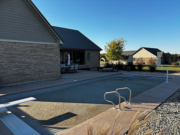 4th image of 1465 S Rosewood Pl