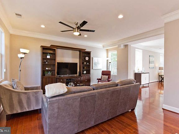 4th image of 6803 Farragut Ave