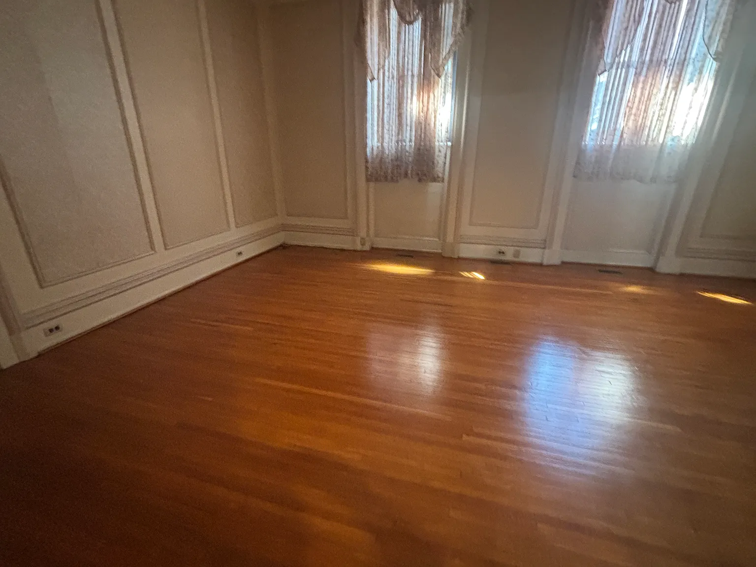 1 bed, 900 sqft, $1,225 — Photo 3