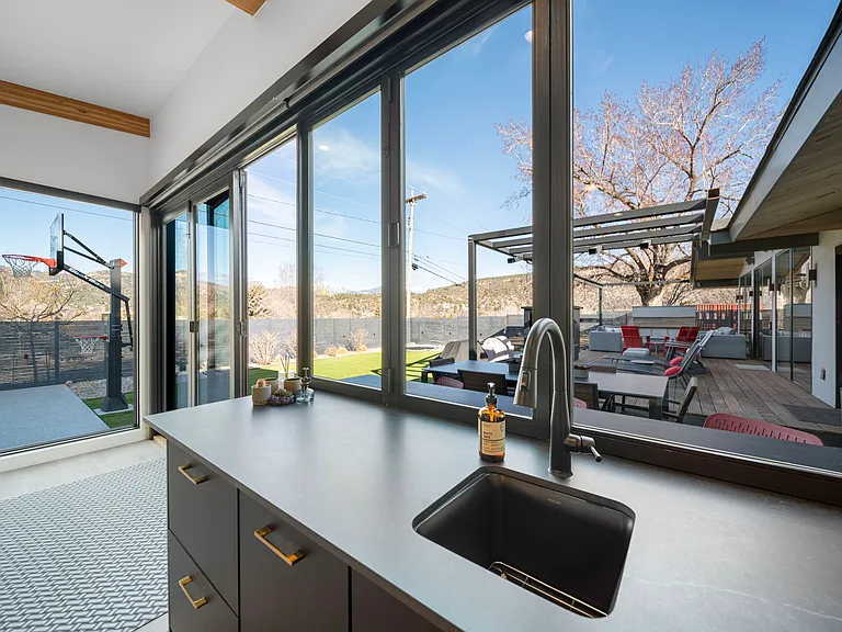 2713 Mesa Ave — Photo 33