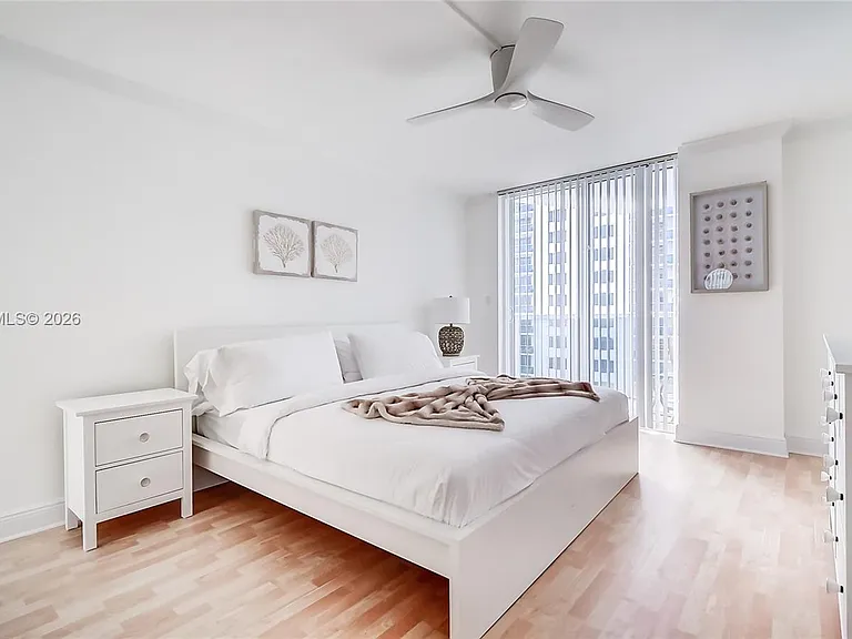 2401 Collins Ave #904 — Photo 10