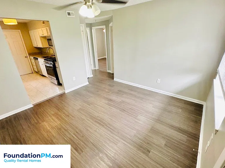 267 Greenlaw Ave — Photo 2