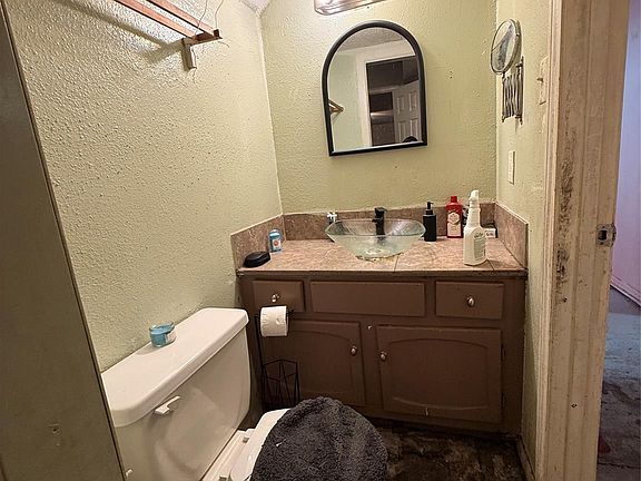 4th image of 5747 Easthampton Dr Unit D