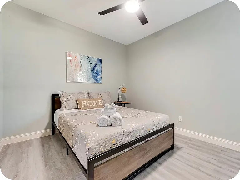 909 Marcellus Ct — Photo 6