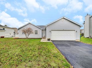 916 Cottonwood Dr, Elwood, IL 60421