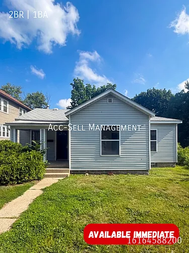 427 Leonard St NE Photo 1