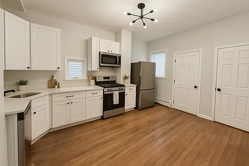 564 E 6th St #2 Photo 1
