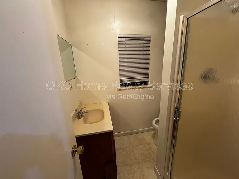 115 SW 23rd St — Photo 7