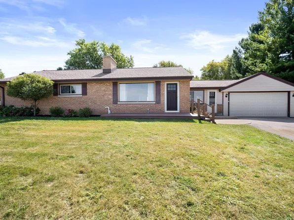 19035 North Hills DRIVE, Brookfield, WI 53045