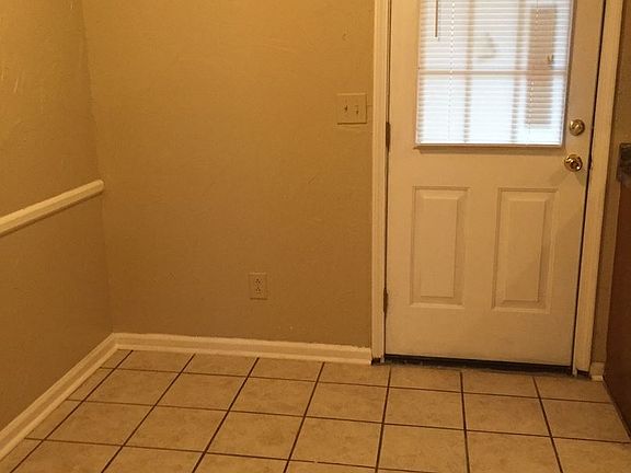 5th image of 1016 Louisville St Ste D