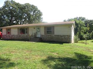 1719 Winter Ln, Godfrey, IL 62035