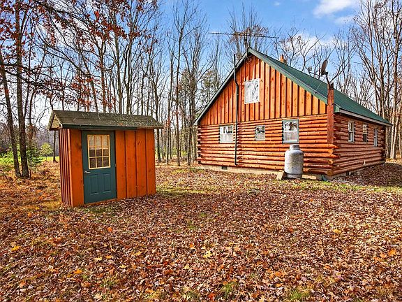 3rd image of W9499 W 28th Rd