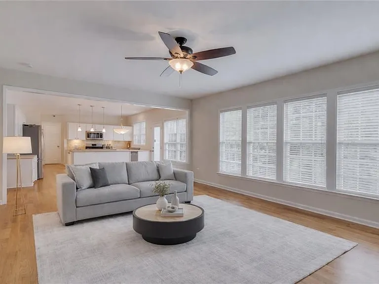 5135 Amberden Hall Dr — Photo 3