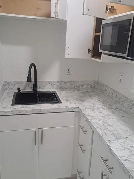 1405 W Rambla St — Photo 4