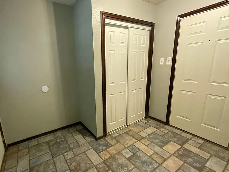 2407 Arbor Cir — Photo 15