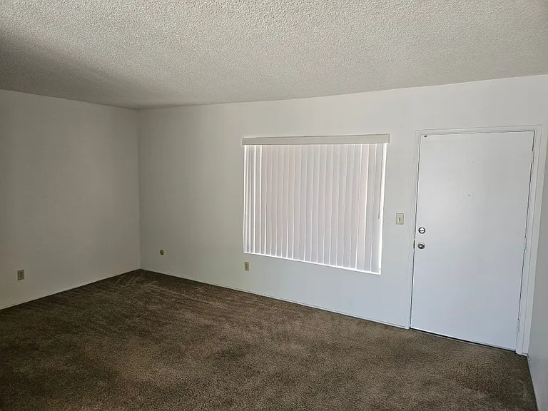 *4218 47th Street — Photo 3