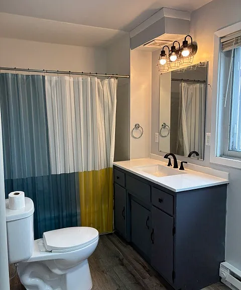 815 College St N — Photo 15