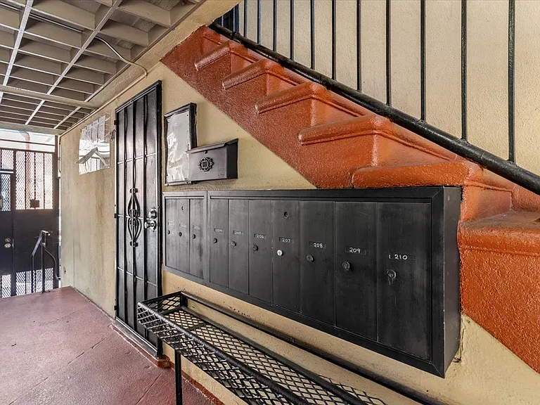 685 S Coronado St #207 — Photo 20