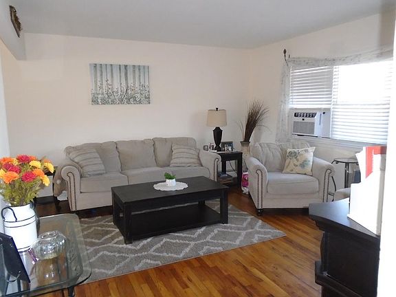 5th image of 102 Arch Ave
