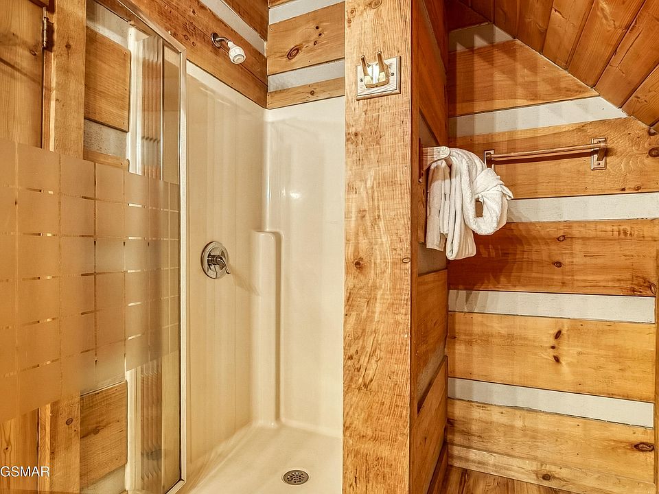 25th image of 2752 Blue Springs Way