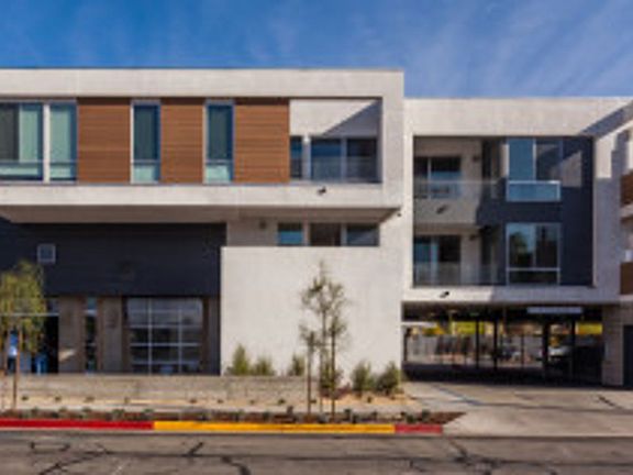 4th image of 3805 Ingraham St #305