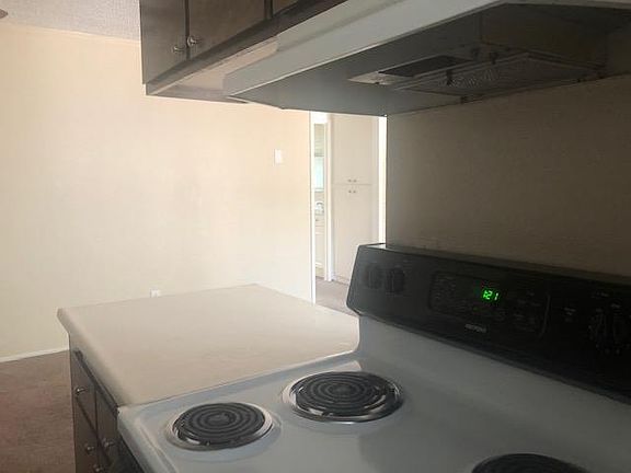 5th image of 3055 Pecan Pl APT 7