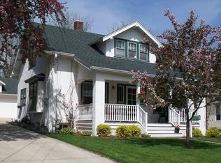 209 North Ave, Hartland, WI 53029