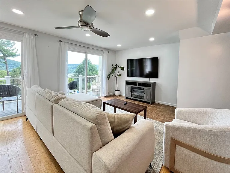 9 Harbour Ln — Photo 14