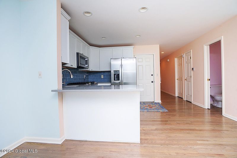 4th image of 146 Jefferson Street