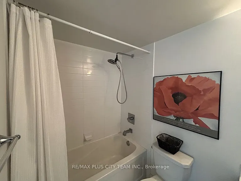 5740 Yonge St #1310 — Photo 11
